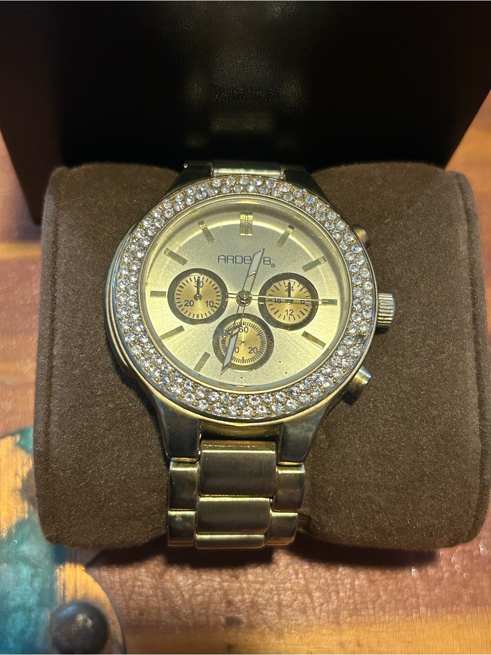 Arden B Gold-Tone Crystal Bezel women’s Bracelet Watch. Needs Battery